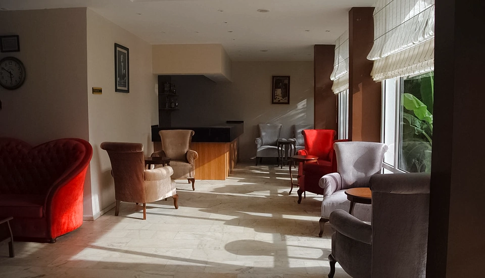 هتل فلورا سوئیت کوش آداسی